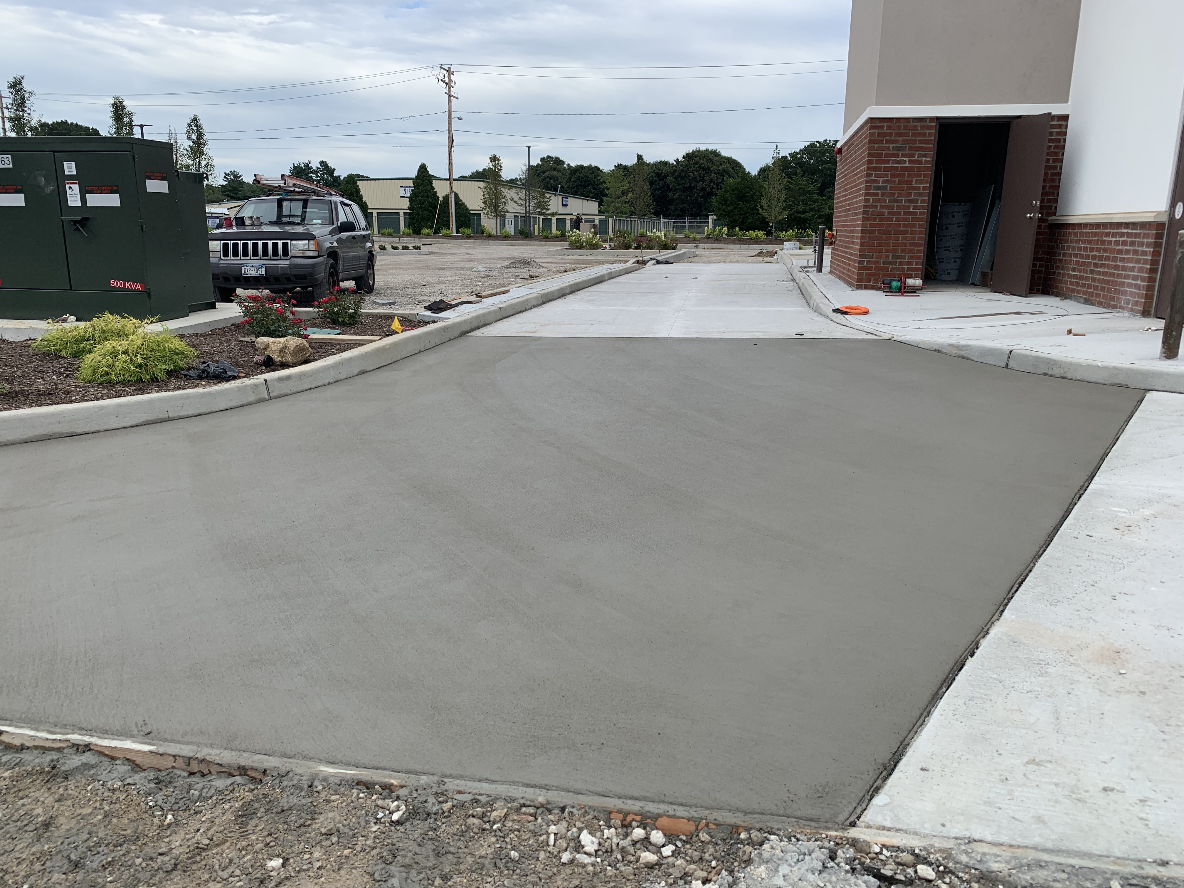 Commercial concrete apron pour